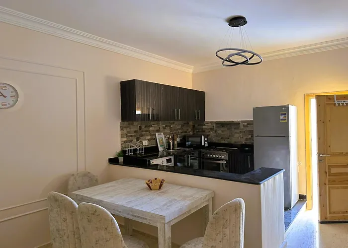 At Amwaj C202 Appartement *